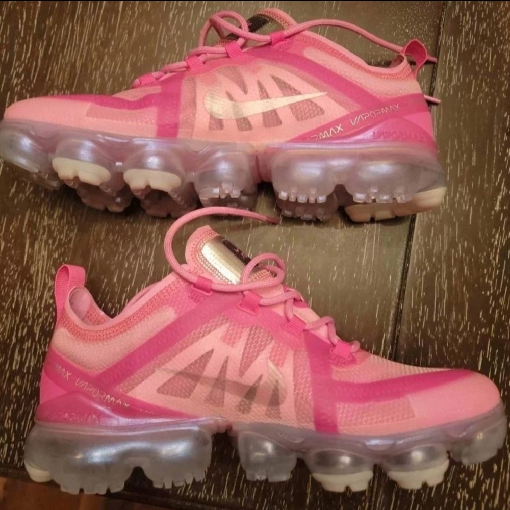 Authentic- Psychic pink Nike Vapormax